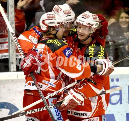 EBEL. Eishockey Bundesliga. KAC gegen Moser Medical Graz 99ers. Torjubel Markus Pirmann, Thomas Hundertpfund, Paul Schellander (KAC). Klagenfurt, am 11.12.2011.
Foto: Kuess

---
pressefotos, pressefotografie, kuess, qs, qspictures, sport, bild, bilder, bilddatenbank