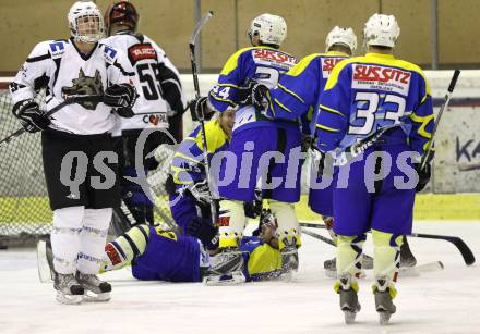 Eishockey CHL. Carinthian Hokey League. Tarco Woelfe gegen UECR Huben. Torjubel (Huben). Klagenfurt, am 9.12.2011.
Foto: Kuess
---
pressefotos, pressefotografie, kuess, qs, qspictures, sport, bild, bilder, bilddatenbank