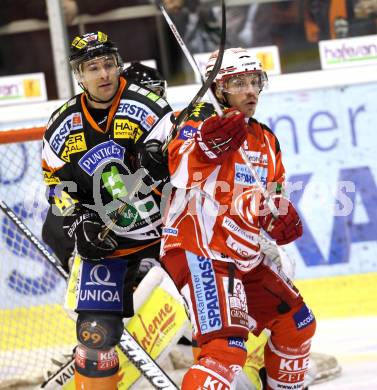 EBEL. Eishockey Bundesliga. KAC gegen Moser Medical Graz 99ers. Dieter Kalt, (KAC), Rodney Coleman Jarrett  (Graz). Klagenfurt, am 11.12.2011.
Foto: Kuess

---
pressefotos, pressefotografie, kuess, qs, qspictures, sport, bild, bilder, bilddatenbank