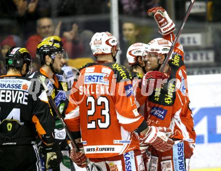 EBEL. Eishockey Bundesliga. KAC gegen Moser Medical Graz 99ers. Torjubel Gregor Hager (KAC).. Klagenfurt, am 11.12.2011.
Foto: Kuess

---
pressefotos, pressefotografie, kuess, qs, qspictures, sport, bild, bilder, bilddatenbank