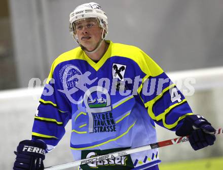 Eishockey CHL. Carinthian Hokey League. Tarco Woelfe gegen UECR Huben. Clemens Riepler (Huben). Klagenfurt, am 9.12.2011.
Foto: Kuess
---
pressefotos, pressefotografie, kuess, qs, qspictures, sport, bild, bilder, bilddatenbank