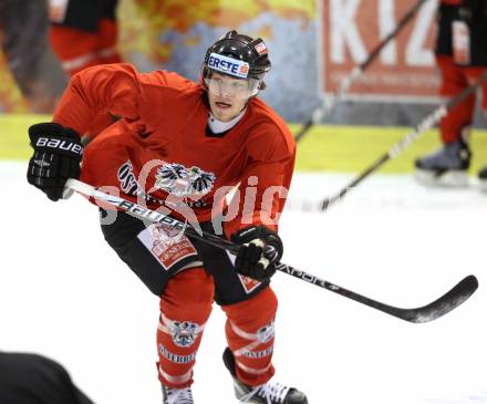 Eishockey. Nationalteam Oesterreich. Thomas Hundertpfund. Klagenfurt, 15.12.2011.
Foto: Kuess
---
pressefotos, pressefotografie, kuess, qs, qspictures, sport, bild, bilder, bilddatenbank