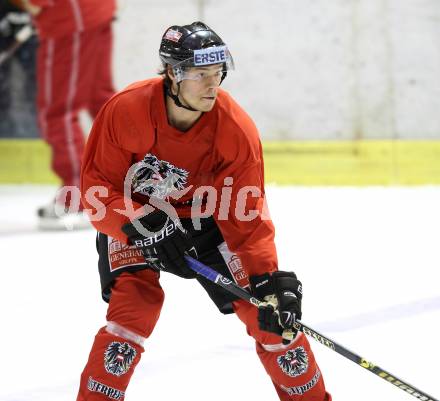 Eishockey. Nationalteam Oesterreich. Thomas Raffl. Klagenfurt, 15.12.2011.
Foto: Kuess
---
pressefotos, pressefotografie, kuess, qs, qspictures, sport, bild, bilder, bilddatenbank