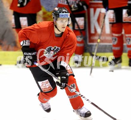 Eishockey. Nationalteam Oesterreich. Manuel geier. Klagenfurt, 15.12.2011.
Foto: Kuess
---
pressefotos, pressefotografie, kuess, qs, qspictures, sport, bild, bilder, bilddatenbank