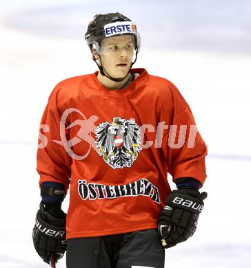Eishockey. Nationalteam Oesterreich. Stephan Geier. Klagenfurt, 15.12.2011.
Foto: Kuess
---
pressefotos, pressefotografie, kuess, qs, qspictures, sport, bild, bilder, bilddatenbank