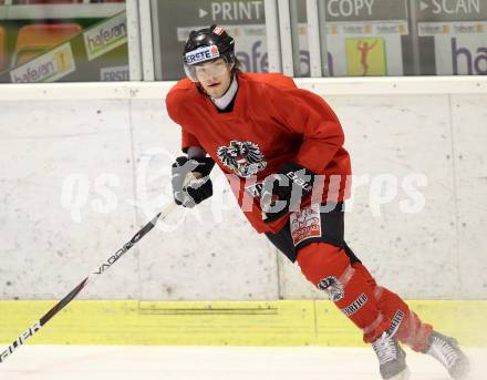 Eishockey. Nationalteam Oesterreich. Thomas Hundertpfund. Klagenfurt, 15.12.2011.
Foto: Kuess
---
pressefotos, pressefotografie, kuess, qs, qspictures, sport, bild, bilder, bilddatenbank