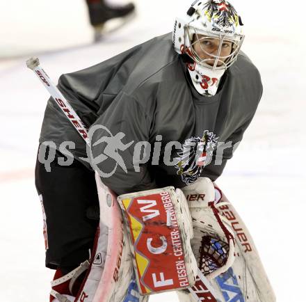 Eishockey. Nationalteam Oesterreich. Rene Swette. Klagenfurt, 15.12.2011.
Foto: Kuess
---
pressefotos, pressefotografie, kuess, qs, qspictures, sport, bild, bilder, bilddatenbank
