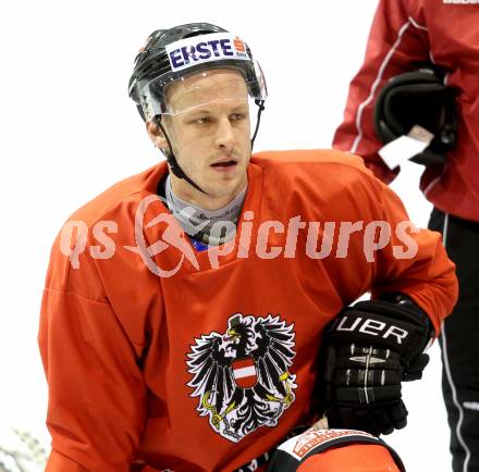 Eishockey. Nationalteam Oesterreich. Johannes Kirisits. Klagenfurt, 15.12.2011.
Foto: Kuess
---
pressefotos, pressefotografie, kuess, qs, qspictures, sport, bild, bilder, bilddatenbank