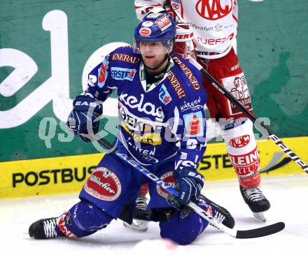 EBEL. Eishockey Bundesliga. EC Rekord Fenster VSV gegen KAC.  Roland Kaspitz (VSV). Villach, am 9.12.2011.
Foto: Kuess 


---
pressefotos, pressefotografie, kuess, qs, qspictures, sport, bild, bilder, bilddatenbank