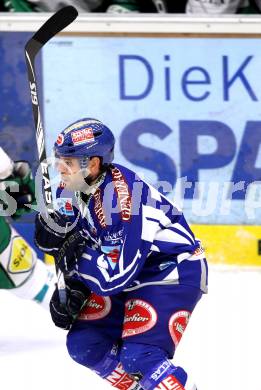 EBEL. Eishockey Bundesliga. VSV gegen HDD TILIA Olimpija Ljubljana.  Derek Damon (VSV). Klagenfurt, am 4.12.2011.
Foto: Kuess

---
pressefotos, pressefotografie, kuess, qs, qspictures, sport, bild, bilder, bilddatenbank