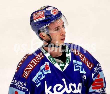 EBEL. Eishockey Bundesliga. EC Rekord Fenster VSV gegen KAC.  Marco Pewal (VSV). Villach, am 9.12.2011.
Foto: Kuess 


---
pressefotos, pressefotografie, kuess, qs, qspictures, sport, bild, bilder, bilddatenbank