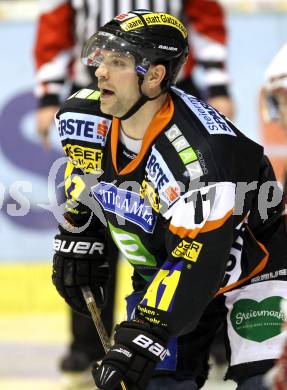 EBEL. Eishockey Bundesliga. KAC gegen Moser Medical Graz 99ers. Brett Lysak (Graz). Klagenfurt, am 11.12.2011.
Foto: Kuess

---
pressefotos, pressefotografie, kuess, qs, qspictures, sport, bild, bilder, bilddatenbank