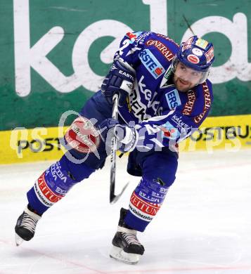 EBEL. Eishockey Bundesliga. VSV gegen HDD TILIA Olimpija Ljubljana.  Kevin Mitchell (VSV). Klagenfurt, am 4.12.2011.
Foto: Kuess

---
pressefotos, pressefotografie, kuess, qs, qspictures, sport, bild, bilder, bilddatenbank