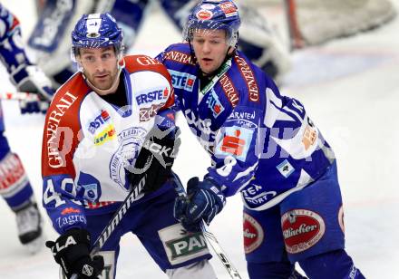 EBEL. Eishockey Bundesliga. EC Rekord Fenster VSV gegen KHL Medvescak Zagreb. Roland Kaspitz,  (VSV), Greg Day (Zagreb). Villach, am 20.12.2011.
Foto: Kuess 


---
pressefotos, pressefotografie, kuess, qs, qspictures, sport, bild, bilder, bilddatenbank