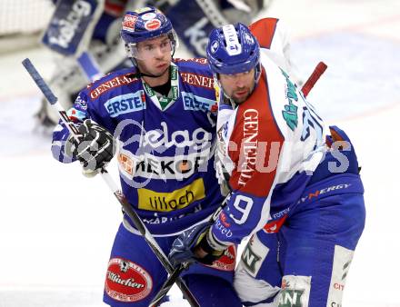 EBEL. Eishockey Bundesliga. EC Rekord Fenster VSV gegen KHL Medvescak Zagreb. Marco Pewal, (VSV), Joel Prpic  (Zagreb). Villach, am 20.12.2011.
Foto: Kuess 


---
pressefotos, pressefotografie, kuess, qs, qspictures, sport, bild, bilder, bilddatenbank