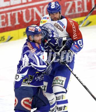 EBEL. Eishockey Bundesliga. EC Rekord Fenster VSV gegen KHL Medvescak Zagreb. Kevin Mitchell,  (VSV), Joel Prpic (Zagreb). Villach, am 20.12.2011.
Foto: Kuess 


---
pressefotos, pressefotografie, kuess, qs, qspictures, sport, bild, bilder, bilddatenbank