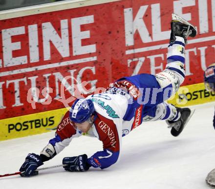 EBEL. Eishockey Bundesliga. EC Rekord Fenster VSV gegen KHL Medvescak Zagreb. Adam Naglich  (Zagreb). Villach, am 20.12.2011.
Foto: Kuess 


---
pressefotos, pressefotografie, kuess, qs, qspictures, sport, bild, bilder, bilddatenbank