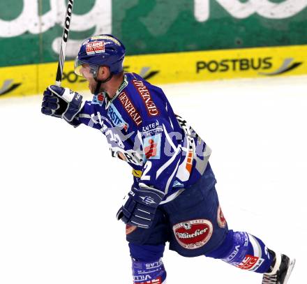 EBEL. Eishockey Bundesliga. EC Rekord Fenster VSV gegen KHL Medvescak Zagreb. Torjubel Kevin Mitchell (VSV). Villach, am 20.12.2011.
Foto: Kuess 


---
pressefotos, pressefotografie, kuess, qs, qspictures, sport, bild, bilder, bilddatenbank