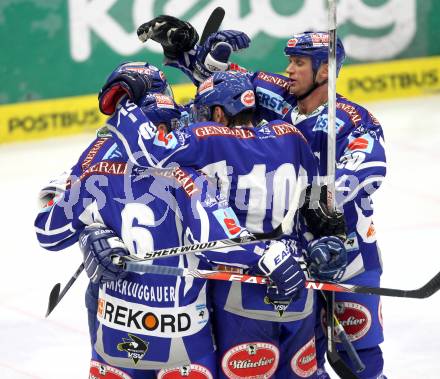 EBEL. Eishockey Bundesliga. EC Rekord Fenster VSV gegen KHL Medvescak Zagreb. Torjubel VSV. Villach, am 20.12.2011.
Foto: Kuess 


---
pressefotos, pressefotografie, kuess, qs, qspictures, sport, bild, bilder, bilddatenbank