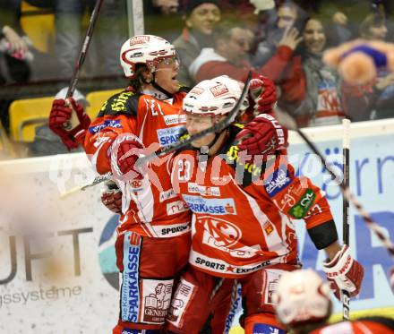 EBEL. Eishockey Bundesliga. KAC gegen HC Orli Znojmo. Torjubel HUNDERTPFUND Thomas, SIKLENKA Michael. Klagenfurt, am 20.12.2011.
Foto: Kuess

---
pressefotos, pressefotografie, kuess, qs, qspictures, sport, bild, bilder, bilddatenbank