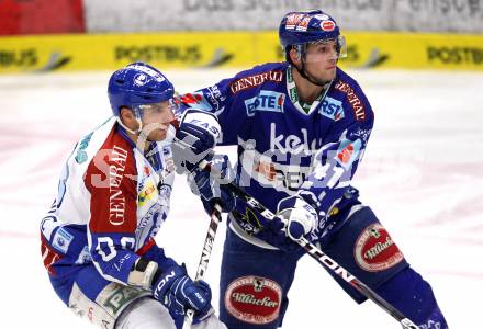 EBEL. Eishockey Bundesliga. EC Rekord Fenster VSV gegen KHL Medvescak Zagreb. Mario Altmann,  (VSV), Dario Kostovic (Zagreb). Villach, am 20.12.2011.
Foto: Kuess 


---
pressefotos, pressefotografie, kuess, qs, qspictures, sport, bild, bilder, bilddatenbank