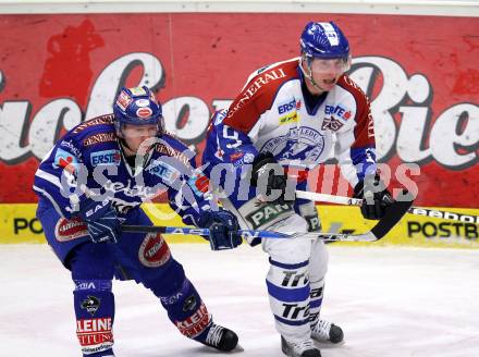 EBEL. Eishockey Bundesliga. EC Rekord Fenster VSV gegen KHL Medvescak Zagreb. Roland Kaspitz,  (VSV), Ryan Kinasewich (Zagreb). Villach, am 20.12.2011.
Foto: Kuess 


---
pressefotos, pressefotografie, kuess, qs, qspictures, sport, bild, bilder, bilddatenbank