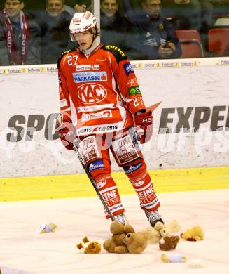 EBEL. Eishockey Bundesliga. KAC gegen HC Orli Znojmo. HUNDERTPFUND Thomas (KAC). Klagenfurt, am 20.12.2011.
Foto: Kuess

---
pressefotos, pressefotografie, kuess, qs, qspictures, sport, bild, bilder, bilddatenbank