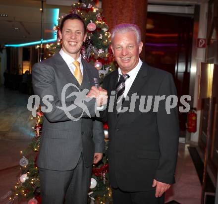 Sportgala. Ehrung Sportler des Jahres.  Gerhard Schmid, Reinhard Tellian. Velden, 22.12.2011.
Foto: Kuess 


---
pressefotos, pressefotografie, kuess, qs, qspictures, sport, bild, bilder, bilddatenbank