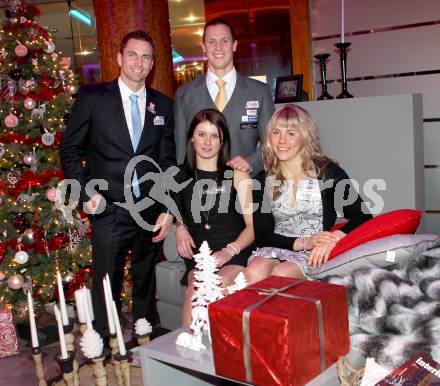 Sportgala. Ehrung Sportler des Jahres.  Herwig Natmessnig, Gerhard Schmid, Lisa Leitner, Julia Schmid. Velden, 22.12.2011.
Foto: Kuess 


---
pressefotos, pressefotografie, kuess, qs, qspictures, sport, bild, bilder, bilddatenbank