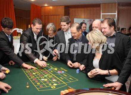 Sportgala. Ehrung Sportler des Jahres. Jure Ivartnik, Nejc Pusnik, Tilka Loibnegger, Marko Loibnegger, Ernst Karl Koschutnig . Velden, 22.12.2011.
Foto: Kuess 


---
pressefotos, pressefotografie, kuess, qs, qspictures, sport, bild, bilder, bilddatenbank