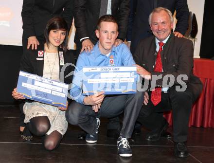 Sportgala. Ehrung Sportler des Jahres.  Lisa Perterer, Alexander Gehbauer, Landeshauptmann Gerhard Doerfler. Velden, 22.12.2011.
Foto: Kuess 


---
pressefotos, pressefotografie, kuess, qs, qspictures, sport, bild, bilder, bilddatenbank