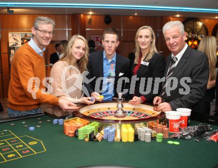 Sportgala. Ehrung Sportler des Jahres.  Werner Pietsch, Lisa Zaiser, Alexander Gehbauer, Sandra Kleinberger, Reinhard Tellian. Velden, 22.12.2011.
Foto: Kuess 
---
pressefotos, pressefotografie, kuess, qs, qspictures, sport, bild, bilder, bilddatenbank