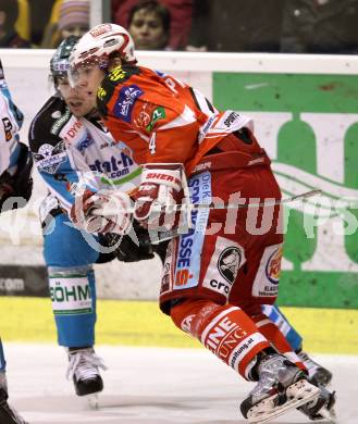 EBEL. Eishockey Bundesliga. KAC gegen EHC LIWEST Linz. Markus Pirmann, (KAC), Michael Mayr  (Linz). Klagenfurt, am 26.12.2011.
Foto: Kuess

---
pressefotos, pressefotografie, kuess, qs, qspictures, sport, bild, bilder, bilddatenbank