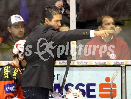 EBEL. Eishockey Bundesliga. KAC gegen EHC LIWEST Linz. Trainer Manny Viveiros (KAC). Klagenfurt, am 26.12.2011.
Foto: Kuess

---
pressefotos, pressefotografie, kuess, qs, qspictures, sport, bild, bilder, bilddatenbank