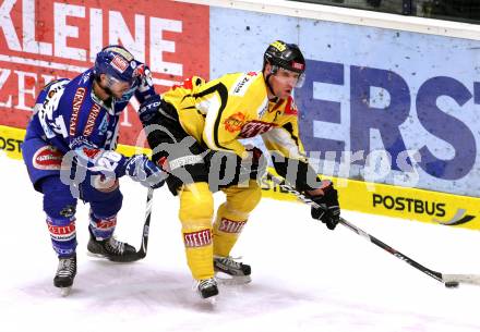 EBEL. Eishockey Bundesliga. EC Rekord Fenster VSV gegen UPC Vienna Capitals. MARTINZ Christof (VSV), GRATTON Benoit (Vienna). Villach, am 26.12.2011.
Foto: Kuess 


---
pressefotos, pressefotografie, kuess, qs, qspictures, sport, bild, bilder, bilddatenbank