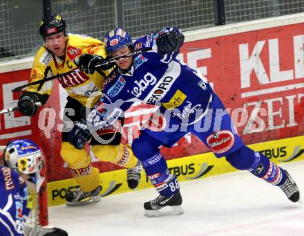 EBEL. Eishockey Bundesliga. KAC gegen EHC LIWEST Linz. TOPOROWSKI Shayne (VSV), GRATTON Benoit (Vienna). Klagenfurt, am 26.12.2011.
Foto: Kuess

---
pressefotos, pressefotografie, kuess, qs, qspictures, sport, bild, bilder, bilddatenbank