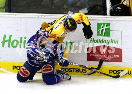 EBEL. Eishockey Bundesliga. EC Rekord Fenster VSV gegen UPC Vienna Capitals. ALTMANN Mario (VSV), GUNNARSSON Filip (Vienna). Villach, am 26.12.2011.
Foto: Kuess 


---
pressefotos, pressefotografie, kuess, qs, qspictures, sport, bild, bilder, bilddatenbank