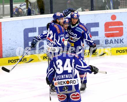 EBEL. Eishockey Bundesliga. EC Rekord Fenster VSV gegen UPC Vienna Capitals. Torjubel (VSV). Villach, am 26.12.2011.
Foto: Kuess 


---
pressefotos, pressefotografie, kuess, qs, qspictures, sport, bild, bilder, bilddatenbank