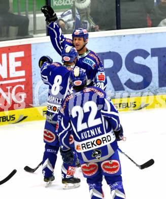 EBEL. Eishockey Bundesliga. EC Rekord Fenster VSV gegen UPC Vienna Capitals. Torjubel  CRAIG Michael (VSV). Villach, am 26.12.2011.
Foto: Kuess 


---
pressefotos, pressefotografie, kuess, qs, qspictures, sport, bild, bilder, bilddatenbank