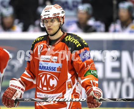 EBEL. Eishockey Bundesliga. KAC gegen EHC LIWEST Linz. Gregor Hager (KAC). Klagenfurt, am 26.12.2011.
Foto: Kuess

---
pressefotos, pressefotografie, kuess, qs, qspictures, sport, bild, bilder, bilddatenbank