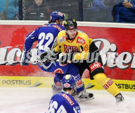 EBEL. Eishockey Bundesliga. EC Rekord Fenster VSV gegen UPC Vienna Capitals. KUZNIK Greg  (VSV), FERLAND Jonathan (Vienna. Villach, am 26.12.2011.
Foto: Kuess 


---
pressefotos, pressefotografie, kuess, qs, qspictures, sport, bild, bilder, bilddatenbank