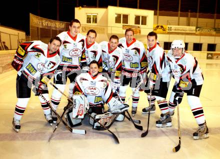 Eishockey. KÃ¤rntner Landesklasse Ost. GAK Bad Eisenkappel. Christian Morosz, Peter Kaschnig, Manuel Kaschnig, Augustin Andreas, Augustin Markus, Starz Bernhard, Peter Piskernik, Romano Florian. Althofen, 26.12.2011.
Foto: Kuess
---
pressefotos, pressefotografie, kuess, qs, qspictures, sport, bild, bilder, bilddatenbank