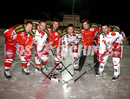 Eishockey. Kaerntner Liga Ost. EC 13 St. Salvator. Jackisch Michael, Rasser Bernhard, Stranner Marco, Gernot Winkler, Emmerich Kriegl, Wilfried Krappinger. St. Salvator, 28.12.2011.
Foto: Kuess
---
pressefotos, pressefotografie, kuess, qs, qspictures, sport, bild, bilder, bilddatenbank