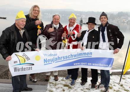 Neujahrsschwimmen. Hotelier Engstler, Joe Tiger Pachler, Werner Uran. Velden, am 1.1.2012.
Foto: Kuess
---
pressefotos, pressefotografie, kuess, qs, qspictures, sport, bild, bilder, bilddatenbank