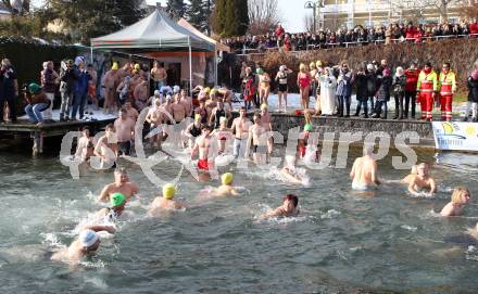 Neujahrsschwimmen. Velden, am 1.1.2012.
Foto: Kuess
---
pressefotos, pressefotografie, kuess, qs, qspictures, sport, bild, bilder, bilddatenbank