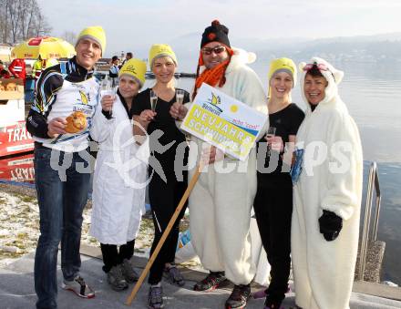 Neujahrsschwimmen. Werner Uran.  Velden, am 1.1.2012.
Foto: Kuess
---
pressefotos, pressefotografie, kuess, qs, qspictures, sport, bild, bilder, bilddatenbank