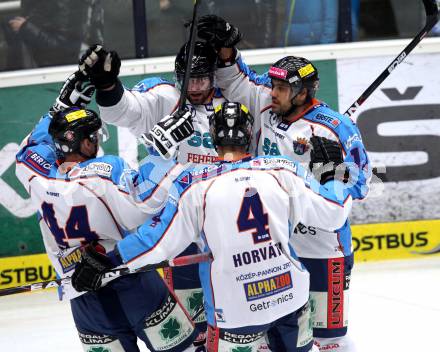 EBEL. Eishockey Bundesliga. EC Rekord Fenster VSV gegen SAPA Fehervar AV19. Torjubel SAPA Fehervar (Alba Volan). Villach, am 1.1.2012.
Foto: Kuess 


---
pressefotos, pressefotografie, kuess, qs, qspictures, sport, bild, bilder, bilddatenbank