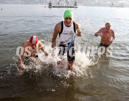 Neujahrsschwimmen. Velden, am 1.1.2012.
Foto: Kuess
---
pressefotos, pressefotografie, kuess, qs, qspictures, sport, bild, bilder, bilddatenbank