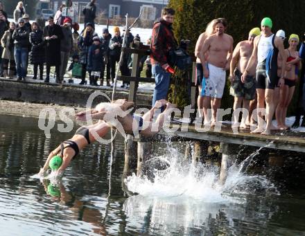 Neujahrsschwimmen. Velden, am 1.1.2012.
Foto: Kuess
---
pressefotos, pressefotografie, kuess, qs, qspictures, sport, bild, bilder, bilddatenbank