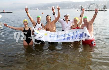 Neujahrsschwimmen. Werner Uran, Gerhard Schmid, Joe Tiger Pachler. Velden, am 1.1.2012.
Foto: Kuess
---
pressefotos, pressefotografie, kuess, qs, qspictures, sport, bild, bilder, bilddatenbank